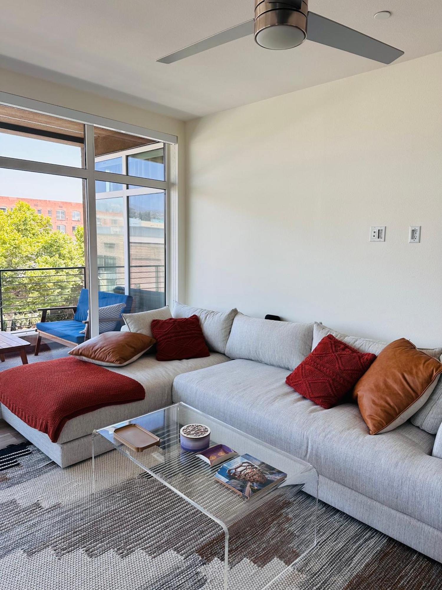 Appartement Glam By The Hollywood Sign 2 Bed With Free Ev Parking, Pool, Gym *